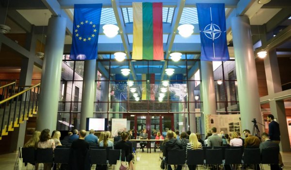 Viešoji politika ir politinė komunikacija