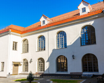 EHU suteiktas naujas leidimas vykdyti studijas